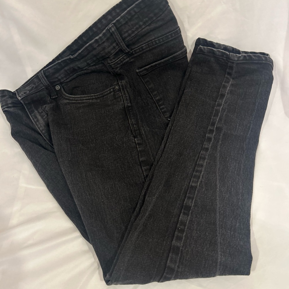 Slim Fit Men’s Black Jeans - Classic Slim Style